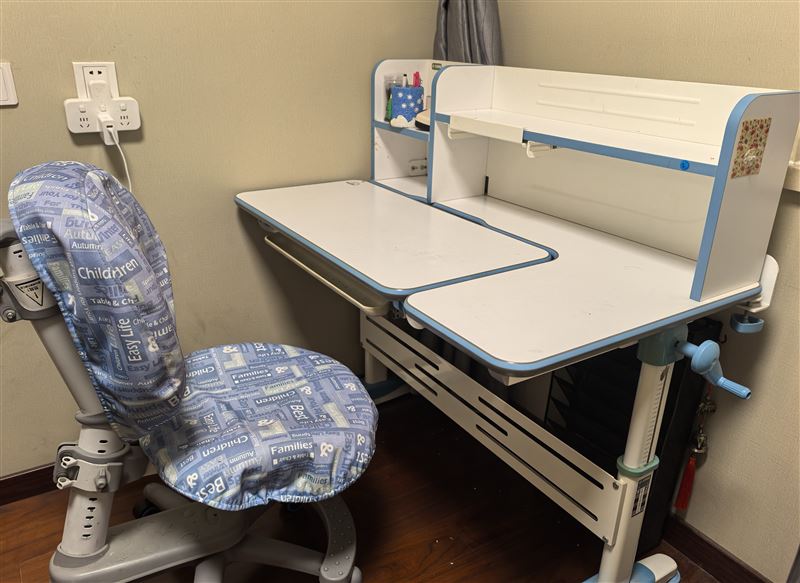 学习桌椅8成新