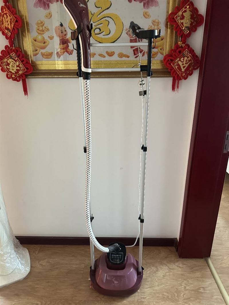 美的挂烫机几乎全新（180）先科风扇几乎全新（120）